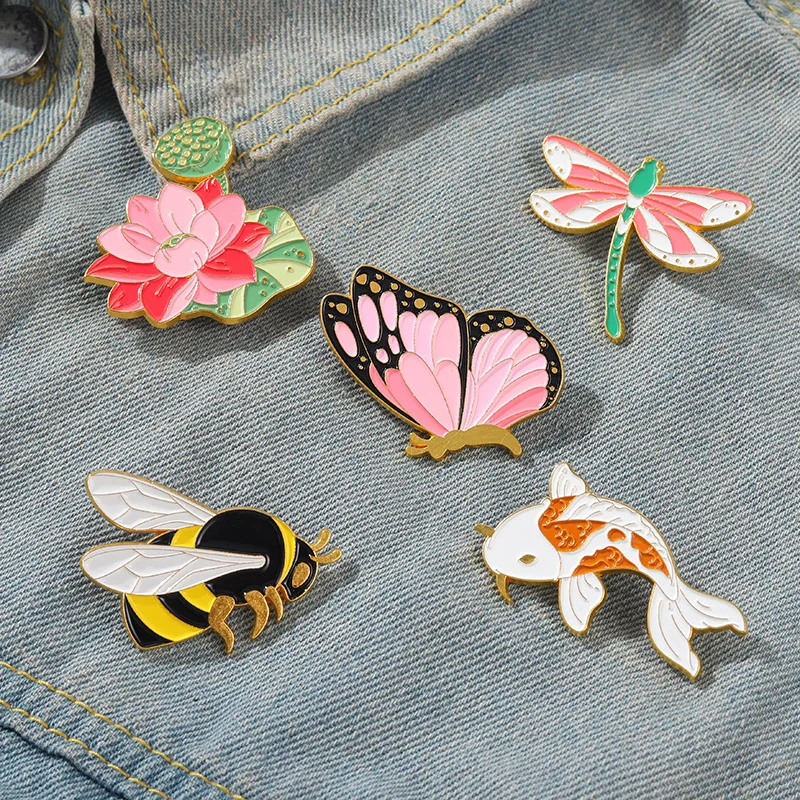 

MIX DESIGNS Dragonfly Bees Enamel Label Pin Cute Animals Metal Brooch Pins Shirt Badges WHOLESALE