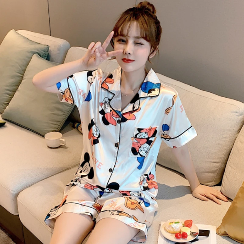 Disney Silk Mickey Pyjamas Woman Casual Short Sleeve Top and Shorts Homewear Ladies Loose Minnie Mouse Stain Sleepwear Sets
Disney Silk Mickey Pyjamas Woman Casual Short Sleeve Top and Shorts Homewear Ladies Loose Minnie Mouse Stain Sleepwear Sets