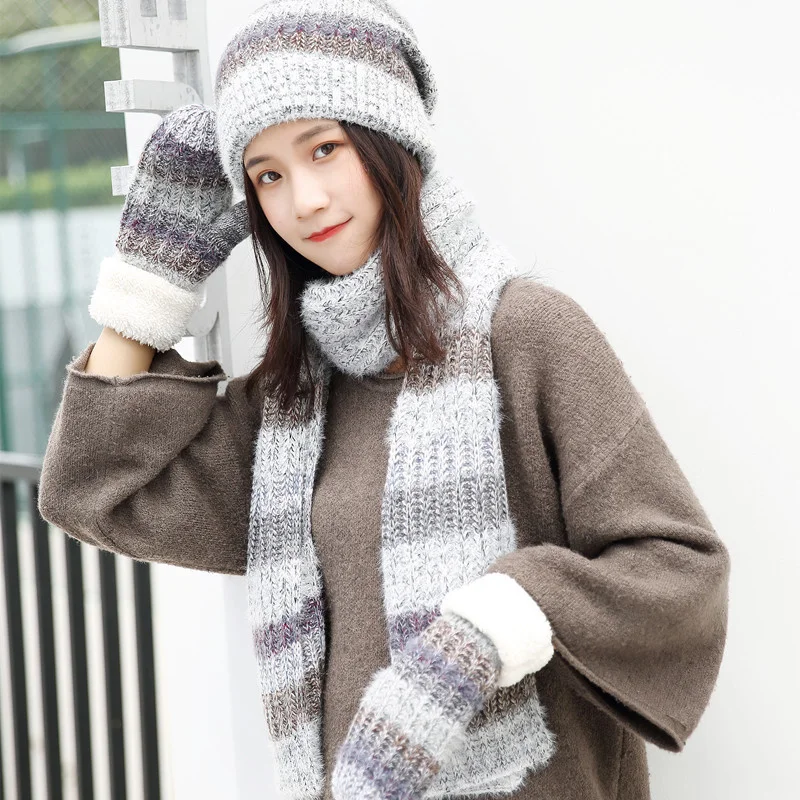 Fashion winter knit stripe three-piece set Joker warm pullover wool hat scarf glove set women 2022 new
Fashion winter knit stripe three-piece set Joker warm pullover wool hat scarf glove set women 2022 new