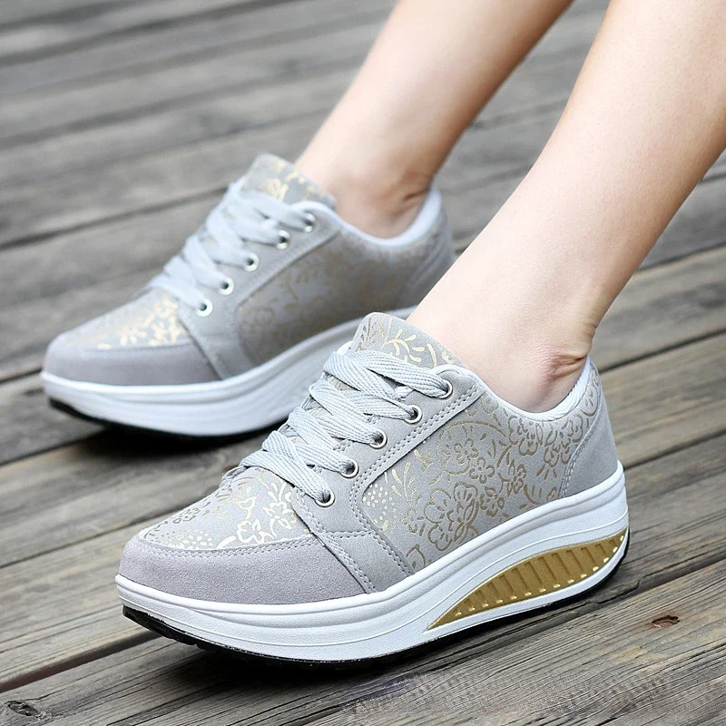 Fashion breather Women's Walking Sneakers Comfortable nurses Shoes Casual Platform Loafers Non-Slip Slope Heel mother Shoes
Fashion breather Women's Walking Sneakers Comfortable nurses Shoes Casual Platform Loafers Non-Slip Slope Heel mother Shoes