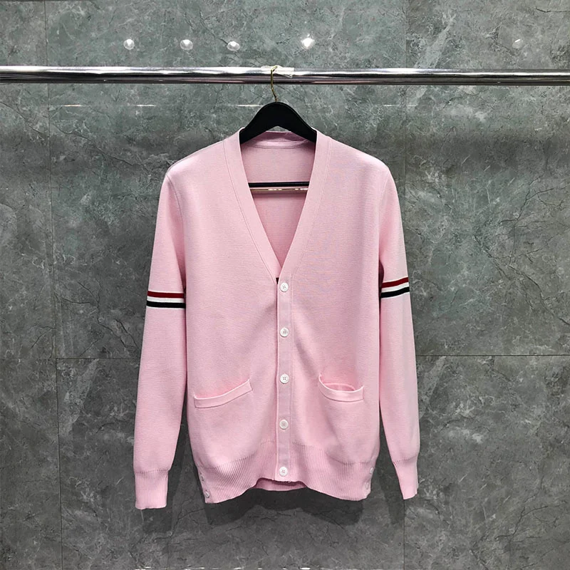 TB THOM Men's Sweaters Autunm Winter Fashion Brand Coats Cotton Stripe Armband V-Neck Cadigan Casual Pink TB Sweaters
TB THOM Men's Sweaters Autunm Winter Fashion Brand Coats Cotton Stripe Armband V-Neck Cadigan Casual Pink TB Sweaters