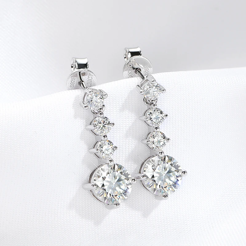 Smyoue 2.6CTTW D Color Certified Moissanite Drop Earrings for Women Four Claws Classic Wedding Jewelry 100% 925 Sterling Silver
Smyoue 2.6CTTW D Color Certified Moissanite Drop Earrings for Women Four Claws Classic Wedding Jewelry 100% 925 Sterling Silver