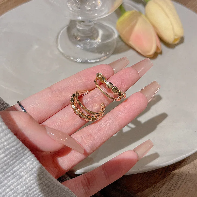 New Geometric Cube Granule Gold Color C-shaped Dangle Earrings 2022 Fashion Jewelry Exquisite Accessories Girls Gif
New Geometric Cube Granule Gold Color C-shaped Dangle Earrings 2022 Fashion Jewelry Exquisite Accessories Girls Gif