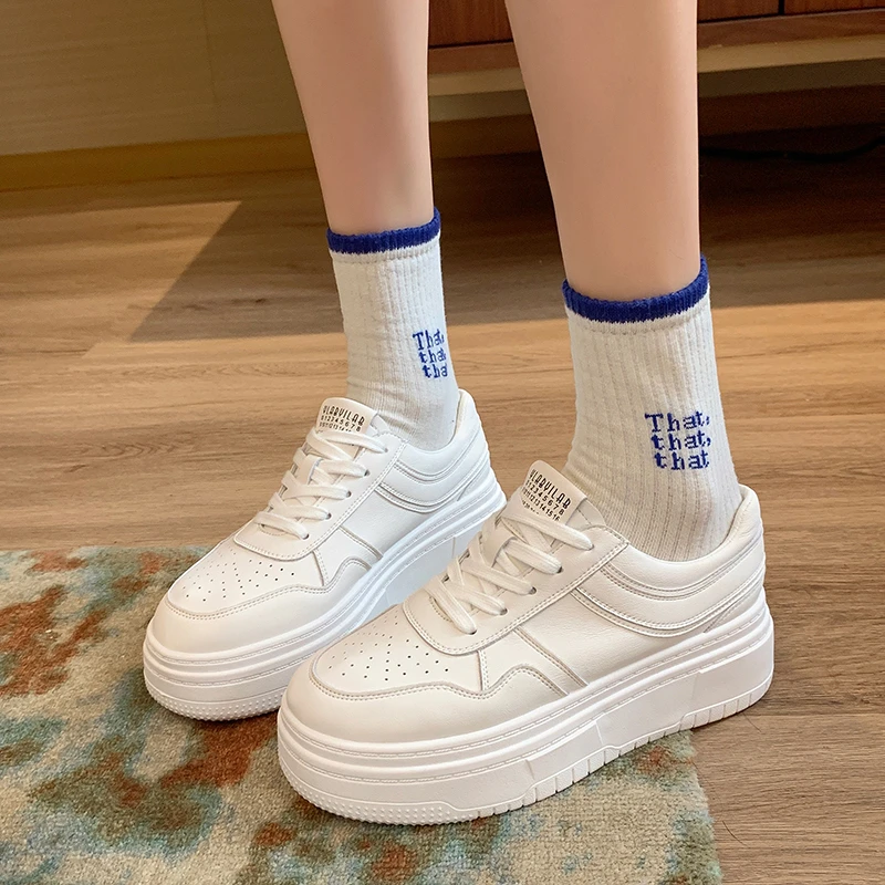Shoes Female 2023 Versatile Lace Up Women's Vulcanize Shoes Breathable Women Sneakers Solid Platform Ladies Casual Shoes Zapatos
Shoes Female 2023 Versatile Lace Up Women's Vulcanize Shoes Breathable Women Sneakers Solid Platform Ladies Casual Shoes Zapatos