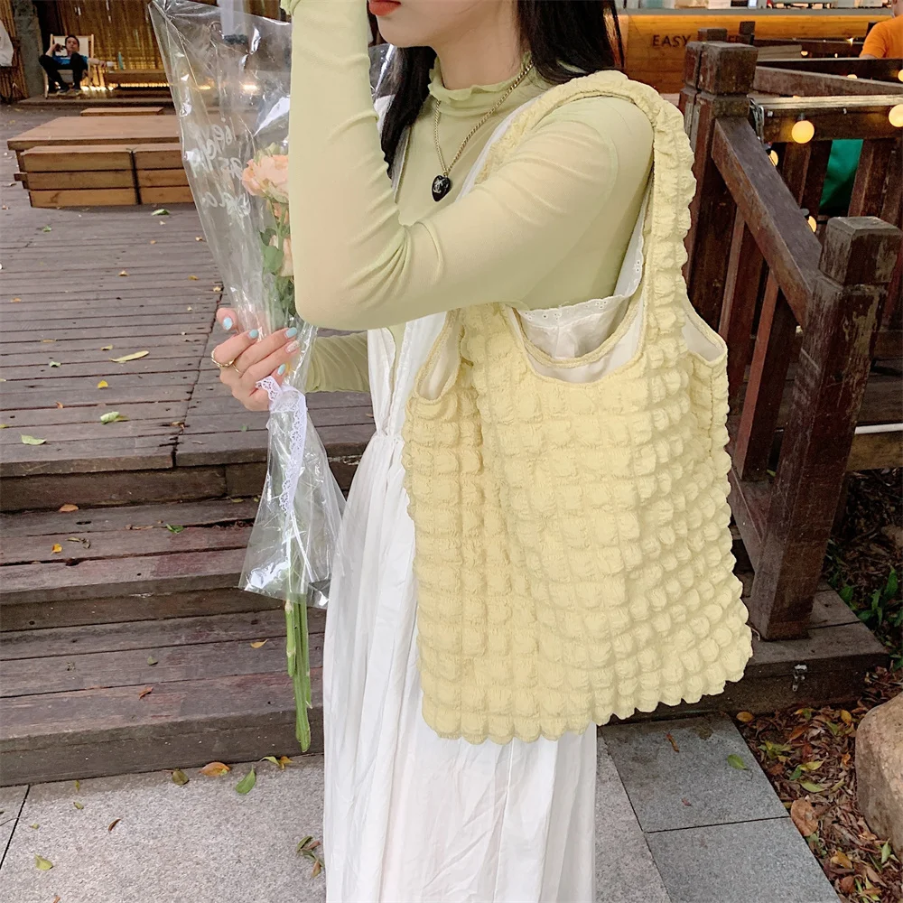 Women Soft Cloud Bubbles Shoulder Bag Cloth Fabric Cute Handbag Female Cute Books Purse Casual Tote Light Canvas Shopping Bags
Women Soft Cloud Bubbles Shoulder Bag Cloth Fabric Cute Handbag Female Cute Books Purse Casual Tote Light Canvas Shopping Bags