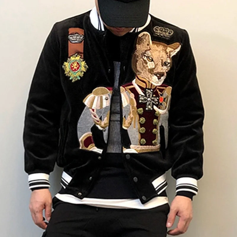 Luxury Embroidery Velvet Jacket Men Stand-up Collar Dog Head Men's Baseball Uniform Rhinestones Casual Social Club Outfits
Luxury Embroidery Velvet Jacket Men Stand-up Collar Dog Head Men's Baseball Uniform Rhinestones Casual Social Club Outfits