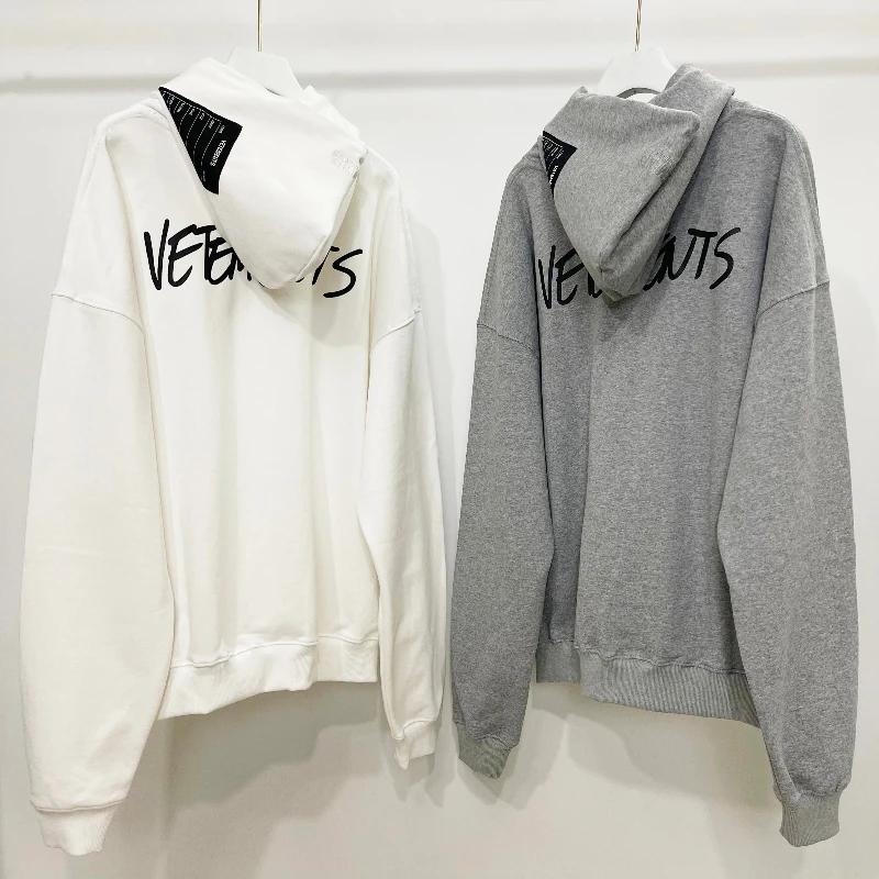 VETEMENTS Sweatshirt Letter Print LOGO Black Patch Embroidery Men Women 1:1 High Quality VTM Casual Pullover Hoodies
VETEMENTS Sweatshirt Letter Print LOGO Black Patch Embroidery Men Women 1:1 High Quality VTM Casual Pullover Hoodies