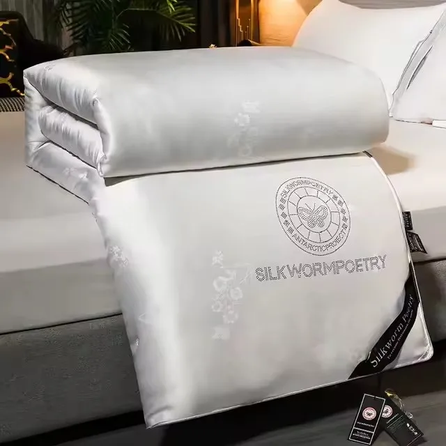 Vescovo Four Seasons Perfect хлопковое одеяло из шелка
Vescovo Four Seasons Perfect хлопковое одеяло из шелка