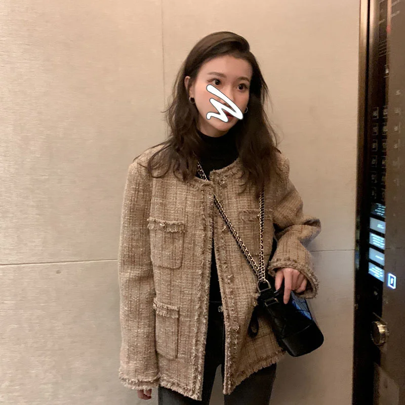 Короткое твидовое пальто Xiaoxiang Mingyuanfeng, женская осенняя одежда, новинка 2022, Ранняя осень, во французском стиле, жареная уличная одежда, весна ...
Короткое твидовое пальто Xiaoxiang Mingyuanfeng, женская осенняя одежда, новинка 2022, Ранняя осень, во французском стиле, жареная уличная одежда, весна ...