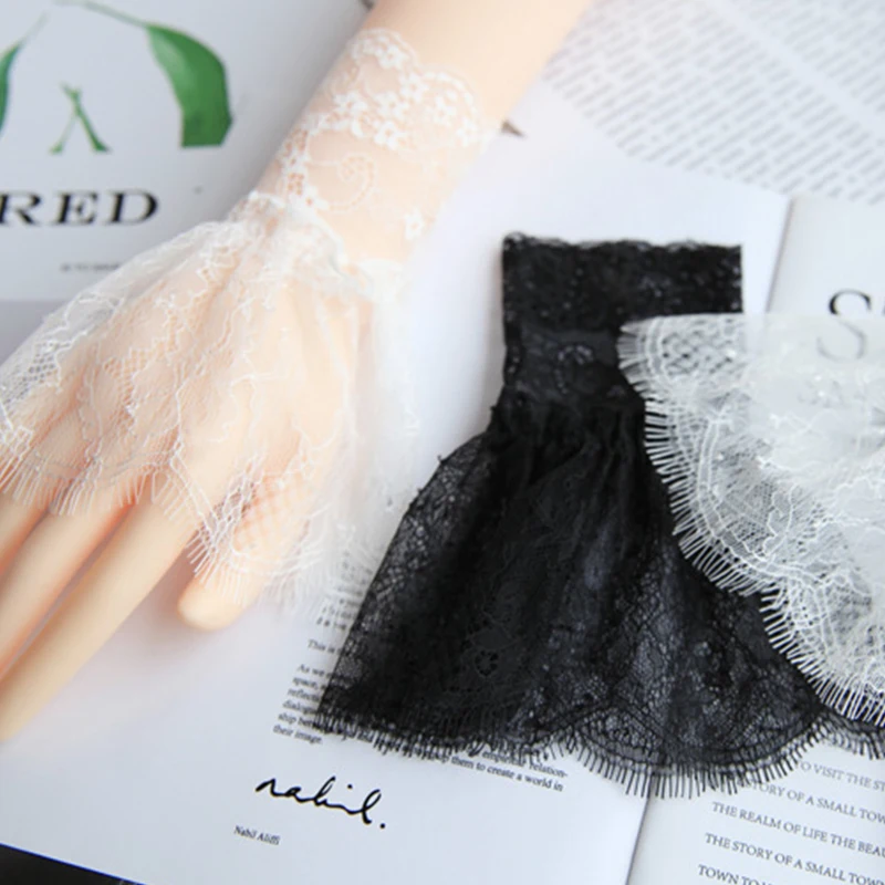 Female Fake Sleeves Hollow Out Lace Horn Cuffs Embroidery Ruffles Wrist Warmers Flounces Ruffles Elastic Wrist Warmers
Female Fake Sleeves Hollow Out Lace Horn Cuffs Embroidery Ruffles Wrist Warmers Flounces Ruffles Elastic Wrist Warmers