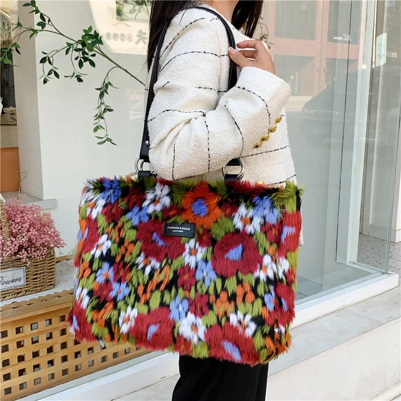 Fashion Camouflage Faux Fur Top Women'S Handbag 2022 Colorful Casual Totes Bag For Women Winter Plush Large Furry Women'S Bag
Fashion Camouflage Faux Fur Top Women'S Handbag 2022 Colorful Casual Totes Bag For Women Winter Plush Large Furry Women'S Bag