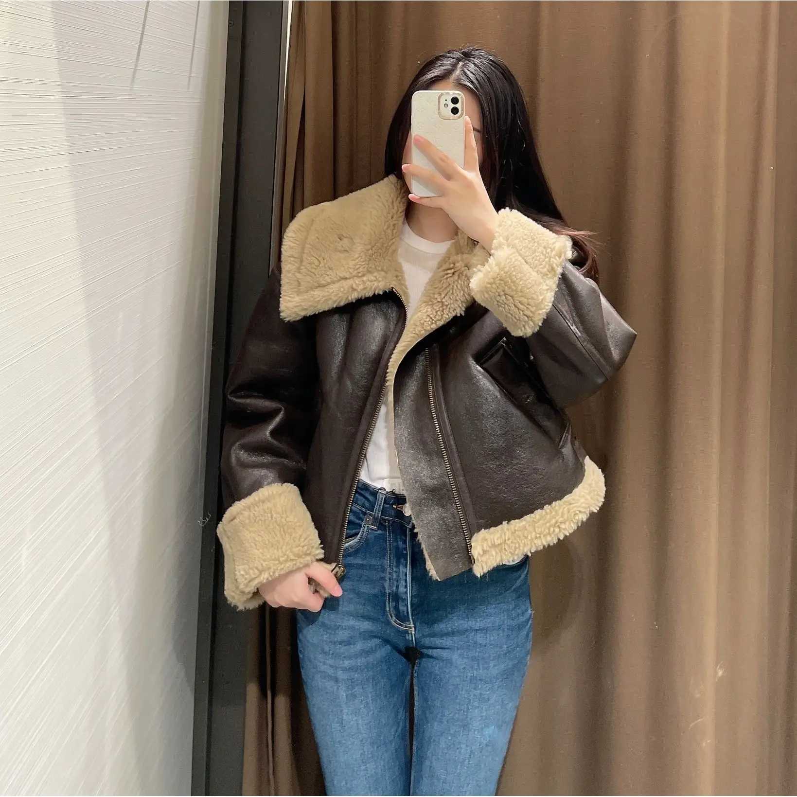 Fashion fur coat Ladies Lamb Wool lapel Jacket Double-sided short Ladies Coat 2023 Autumn Winter thermal cotton jacket coat 
Fashion fur coat Ladies Lamb Wool lapel Jacket Double-sided short Ladies Coat 2023 Autumn Winter thermal cotton jacket coat