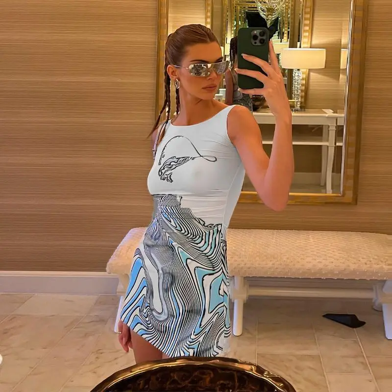 Unique Design, Can Be Worn On Both Sides, Sexy Hot Girl Sleeveless Vest Dress, Female Slim Waist, Hip And Short Skirt
Unique Design, Can Be Worn On Both Sides, Sexy Hot Girl Sleeveless Vest Dress, Female Slim Waist, Hip And Short Skirt