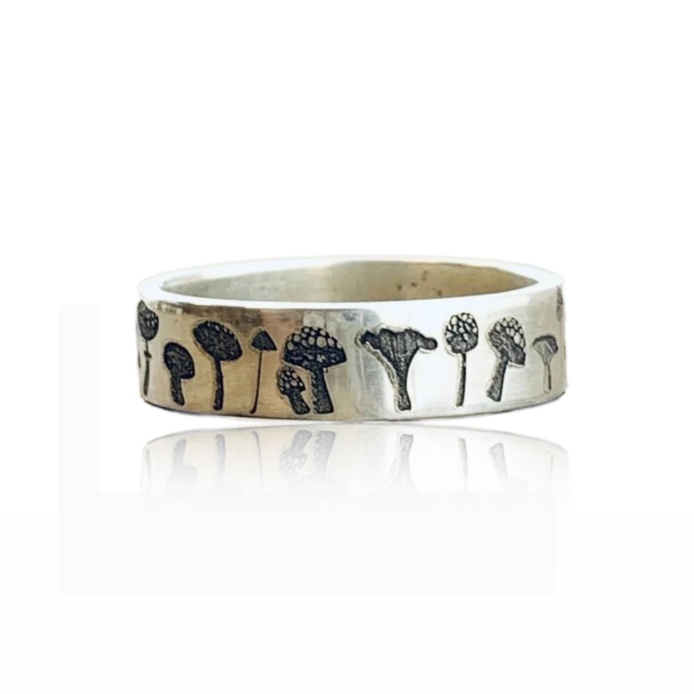 2022 New Vintage Mushroom Ring For Women Men Bohemian Delicate Handmade Carved Flower Ring Engagement Wedding Band Jewelry Gift
2022 New Vintage Mushroom Ring For Women Men Bohemian Delicate Handmade Carved Flower Ring Engagement Wedding Band Jewelry Gift