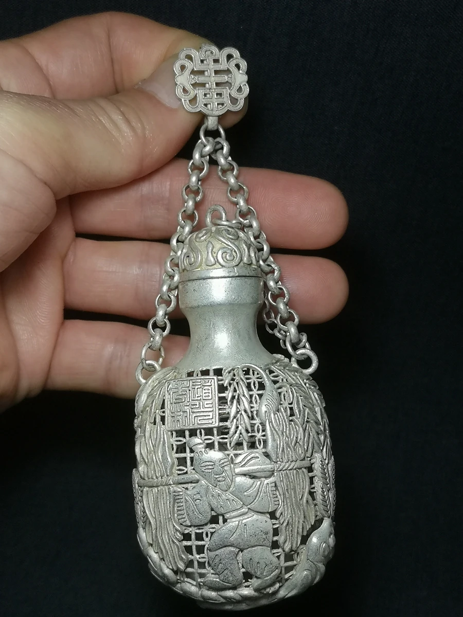 YIZHU CULTUER ART Collection Old China Tibet Silver Carving Carry wood person Pendant Decoration 
YIZHU CULTUER ART Collection Old China Tibet Silver Carving Carry wood person Pendant Decoration