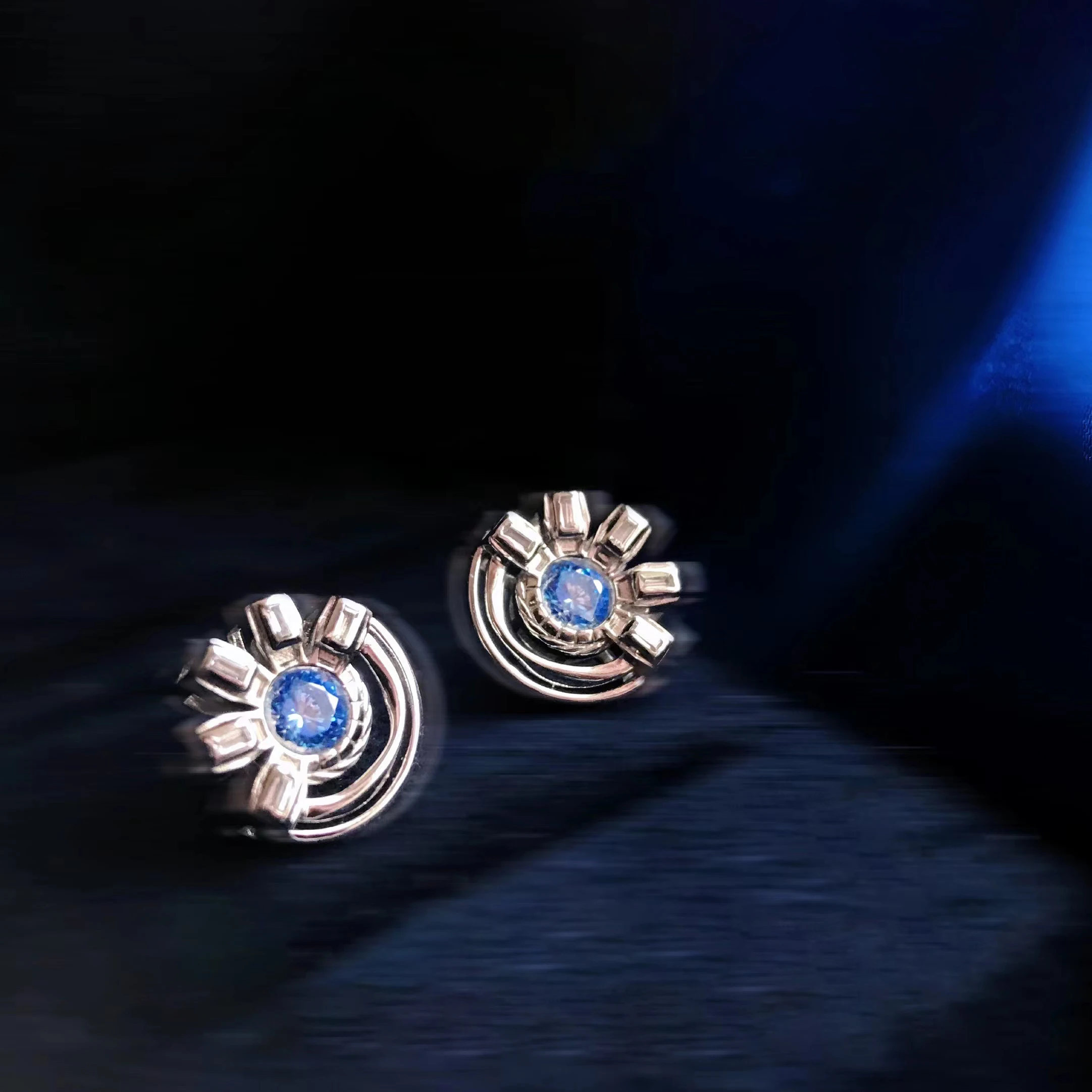 Avenger Movie Cosplay Tony Stark Heart Arc Reactor Earstuds 925 Sterling Silver Stud Earrings Jewelry Props For Women Girls Gift
Avenger Movie Cosplay Tony Stark Heart Arc Reactor Earstuds 925 Sterling Silver Stud Earrings Jewelry Props For Women Girls Gift