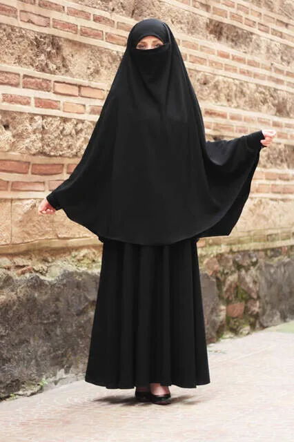 IQRAH Annes Bed Sheets Silk All Veiled Sultanbaş 
IQRAH Annes Bed Sheets Silk All Veiled Sultanbaş