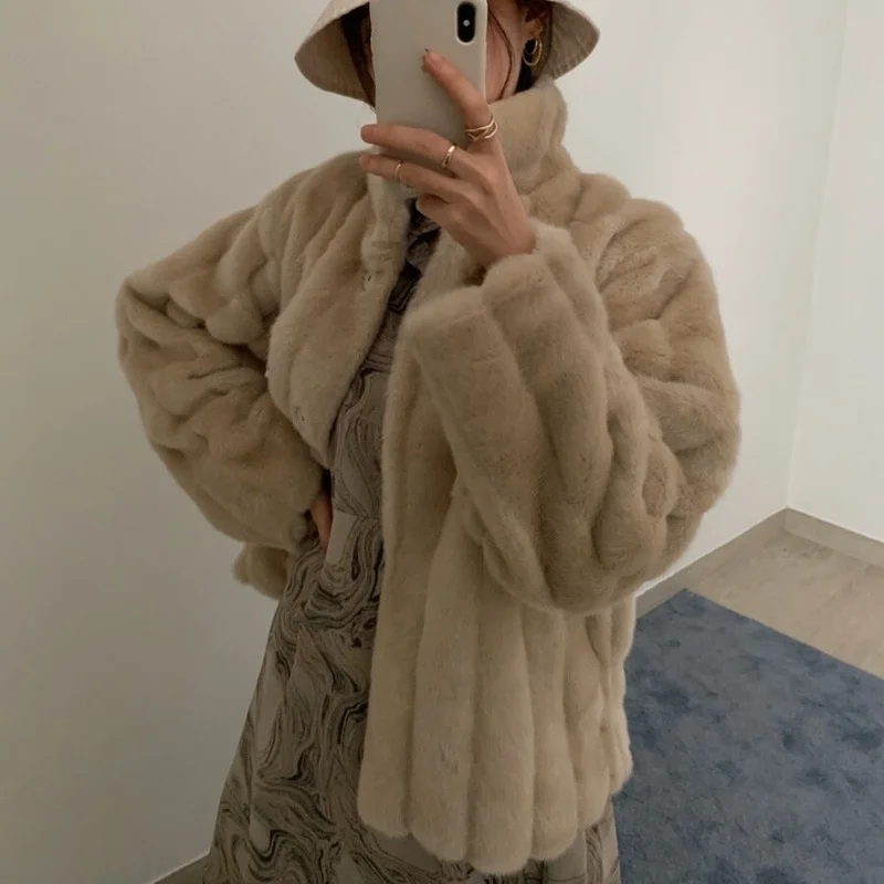 2022 Autumn and Winter Long-sleeved Solid Color Korean Retro Casual Jacket Elegant Thickening Warmth and Furry Women's Coat
2022 Autumn and Winter Long-sleeved Solid Color Korean Retro Casual Jacket Elegant Thickening Warmth and Furry Women's Coat