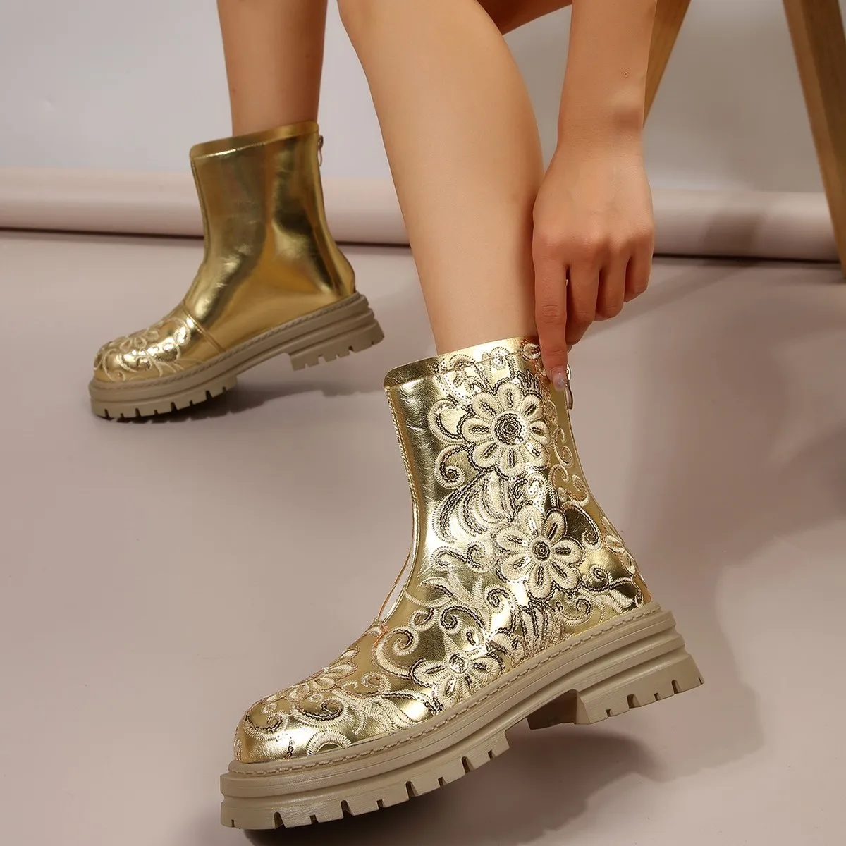 Platform Boots 2023 Winter New Cowboy Large Size Gold Silver Martin High Heels Shoes Botines Botas De Mujer Bottines Botte Femme
Platform Boots 2023 Winter New Cowboy Large Size Gold Silver Martin High Heels Shoes Botines Botas De Mujer Bottines Botte Femme