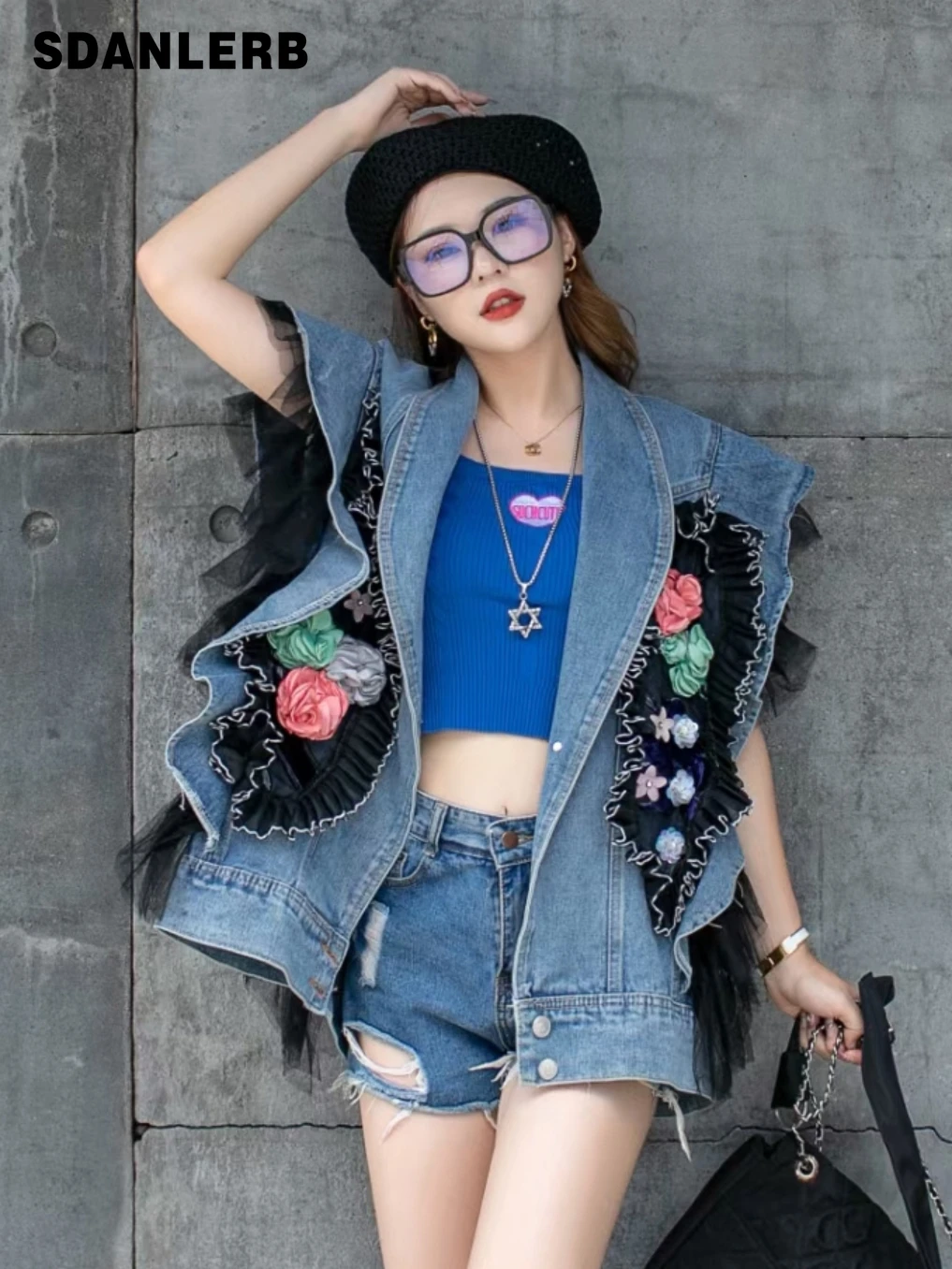 2022 Summer New Lace Pleated Wooden Ear Stitching Denim Waistcoat Fashionable Women's All-Matching Jeans Vest Sleeveless Coat
2022 Summer New Lace Pleated Wooden Ear Stitching Denim Waistcoat Fashionable Women's All-Matching Jeans Vest Sleeveless Coat
