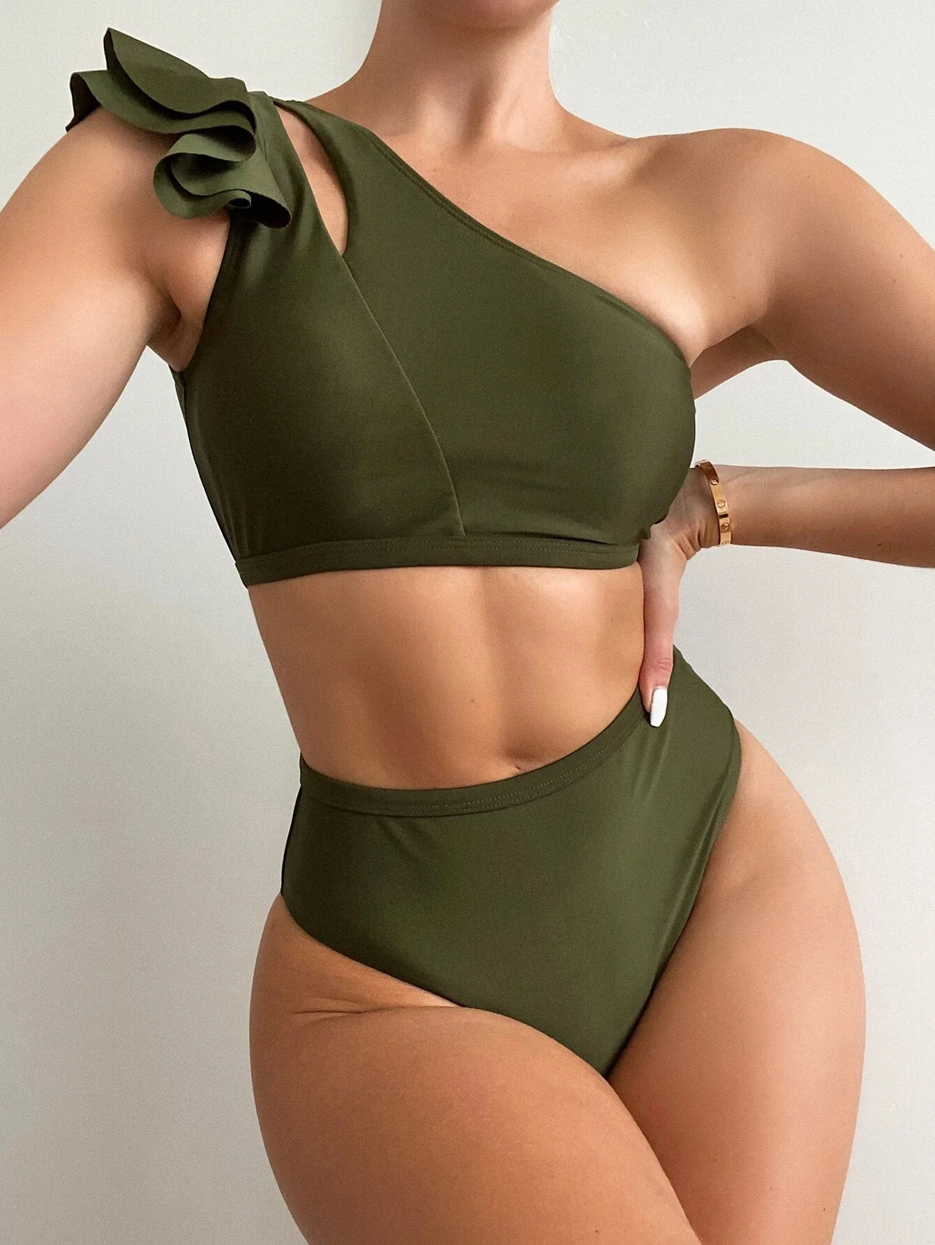 Two Piece Bikini One Shoulder Solid Color Lotus Leaf Shoulder Swimsuit 2022 Sexy Beach Women Swimwear Vintage Bathing Suit
Two Piece Bikini One Shoulder Solid Color Lotus Leaf Shoulder Swimsuit 2022 Sexy Beach Women Swimwear Vintage Bathing Suit