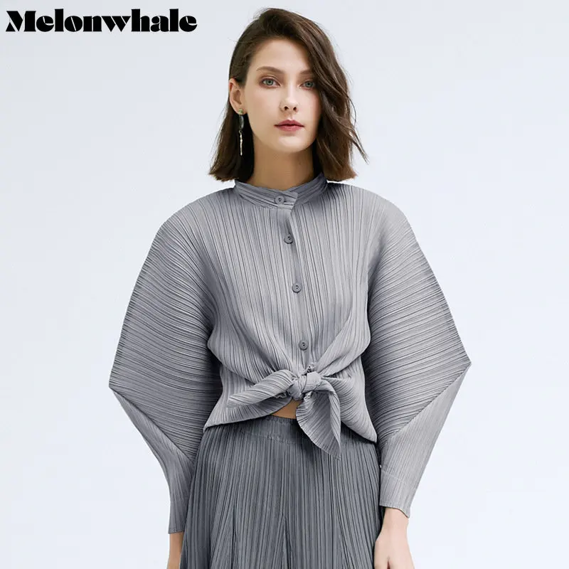 MelonWhale Women Grey Pleated Big Size Blouse New Stand Collar Long Batwing Sleeve Loose Fit Shirt Fashion Spring Summer 2023
MelonWhale Women Grey Pleated Big Size Blouse New Stand Collar Long Batwing Sleeve Loose Fit Shirt Fashion Spring Summer 2023