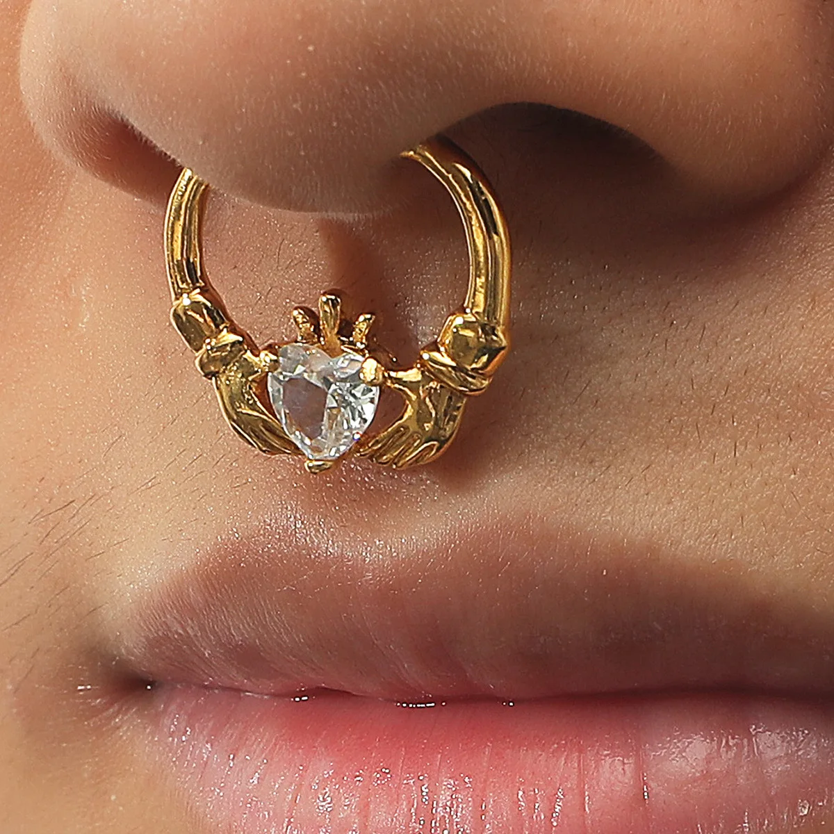 1pcs U Shaped Men Women Crystal Zircon Nose Fake Piercing Body Jewelry Floral Nose Hoop Nostril Nose Ring Heart Ring
1pcs U Shaped Men Women Crystal Zircon Nose Fake Piercing Body Jewelry Floral Nose Hoop Nostril Nose Ring Heart Ring