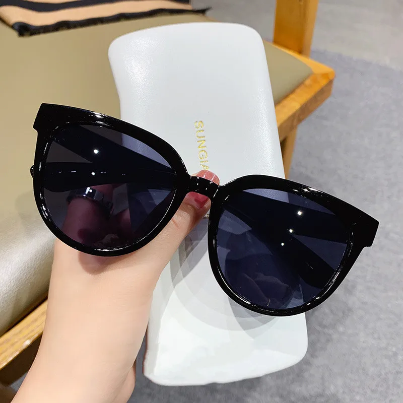2022 Fashion Women's Sunglasses Vintage Big Round Sun Glasses Female Oversized Shades Retro Jelly Color Pink Sunglasses UV400
2022 Fashion Women's Sunglasses Vintage Big Round Sun Glasses Female Oversized Shades Retro Jelly Color Pink Sunglasses UV400