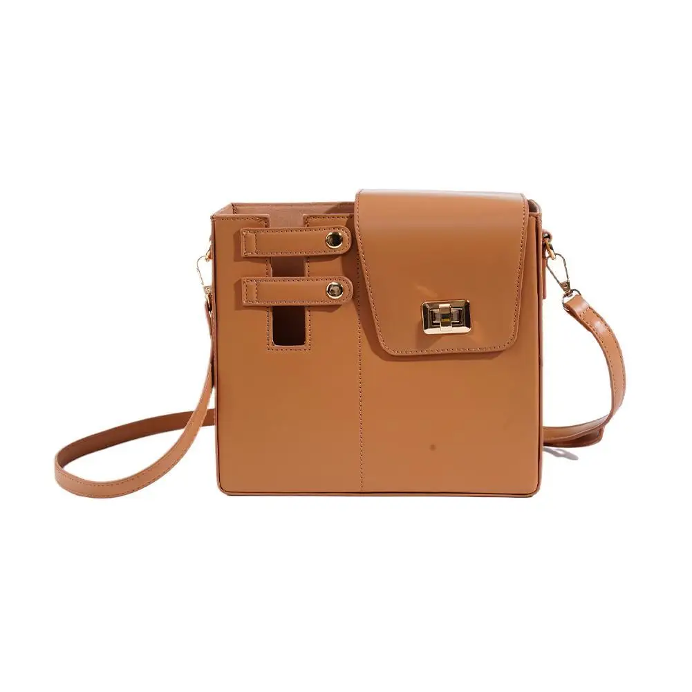 Сумка кросс-боди из искусственной кожи для бутылки с водой
Сумка кросс-боди из искусственной кожи для бутылки с водой