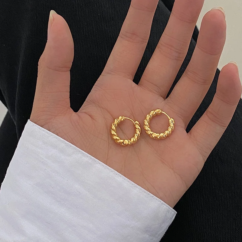 Vintage Hoop Earrings for Woman Fashion Jewelry Round Circle Earring 
Vintage Hoop Earrings for Woman Fashion Jewelry Round Circle Earring