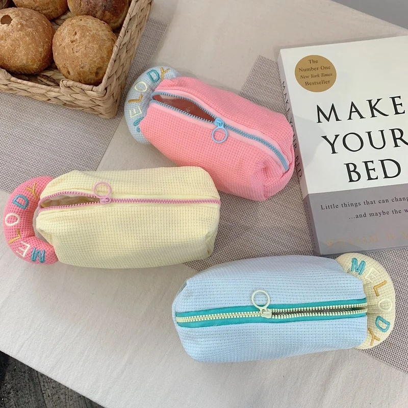 High-looking Candy Color Makeup Bag Lovely Pencil Case Portable Large-capacity Solid Color Leisure Handbag
High-looking Candy Color Makeup Bag Lovely Pencil Case Portable Large-capacity Solid Color Leisure Handbag