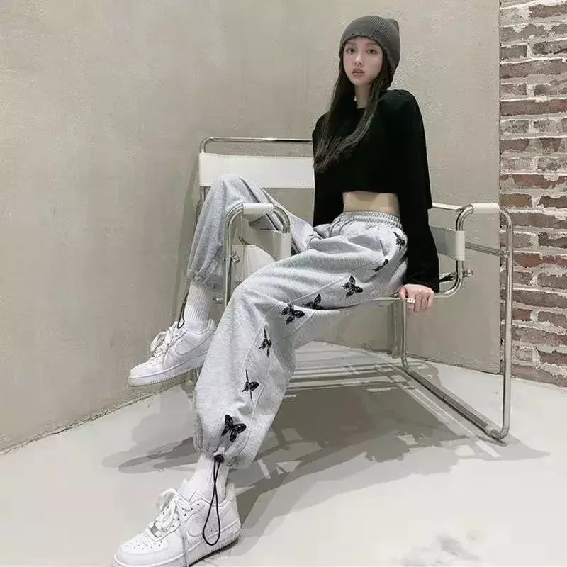 Gray Sweatpants for Women 2021 Autumn New Baggy Fashion Oversize Sport Pants Balck Drawstring Trousers Female Joggers Streetwear
Gray Sweatpants for Women 2021 Autumn New Baggy Fashion Oversize Sport Pants Balck Drawstring Trousers Female Joggers Streetwear