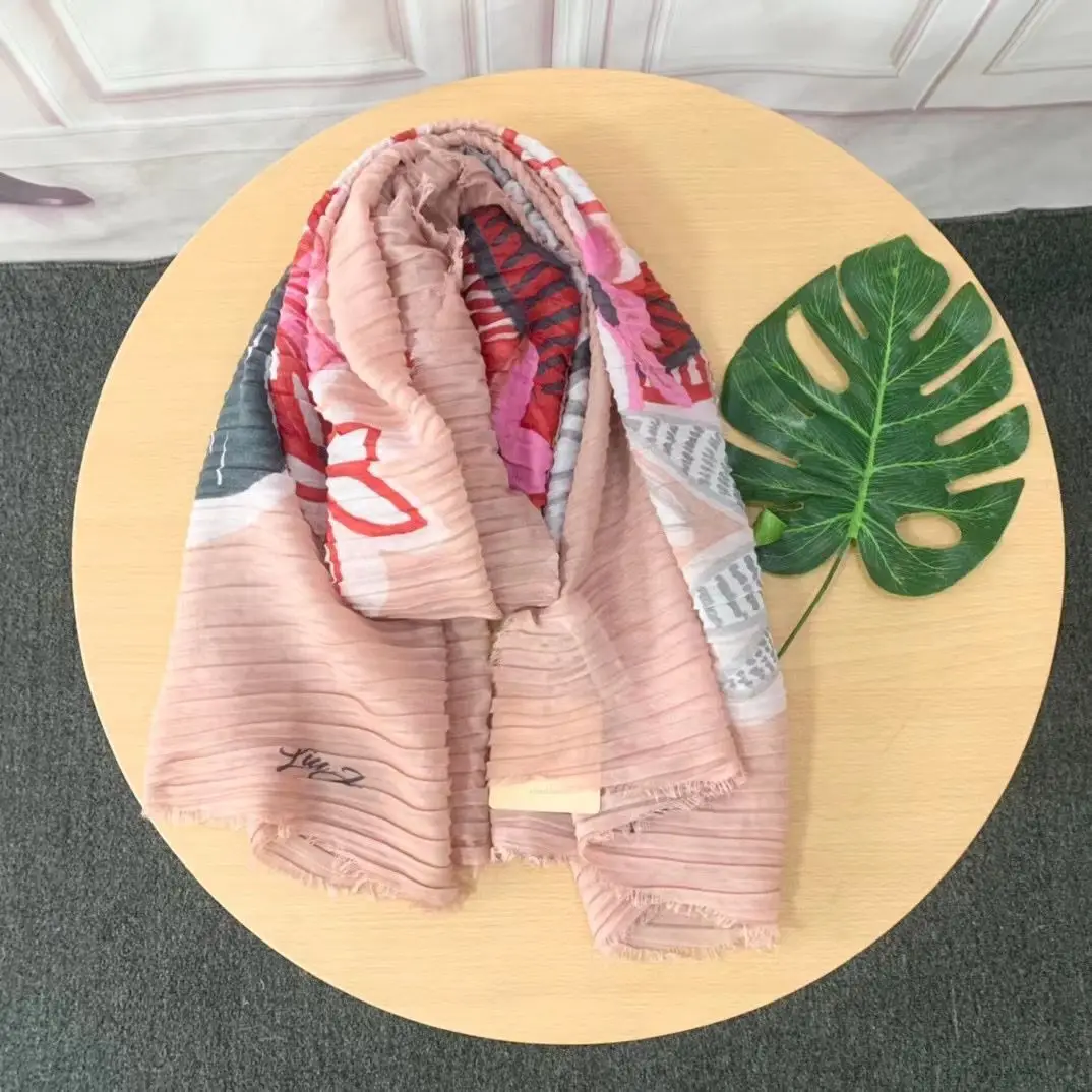 Italian single fashion light luxury new elegant fashion crumpled scarf shawl dual-use
Italian single fashion light luxury new elegant fashion crumpled scarf shawl dual-use