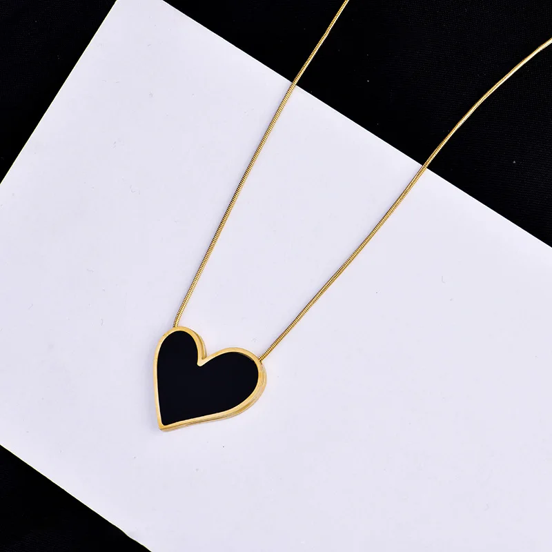 Black Heart Necklace Light Luxury Dark Wind Clavicle Chain Temperament Pendant Titanium Steel 18K Gold Jewelry
Black Heart Necklace Light Luxury Dark Wind Clavicle Chain Temperament Pendant Titanium Steel 18K Gold Jewelry