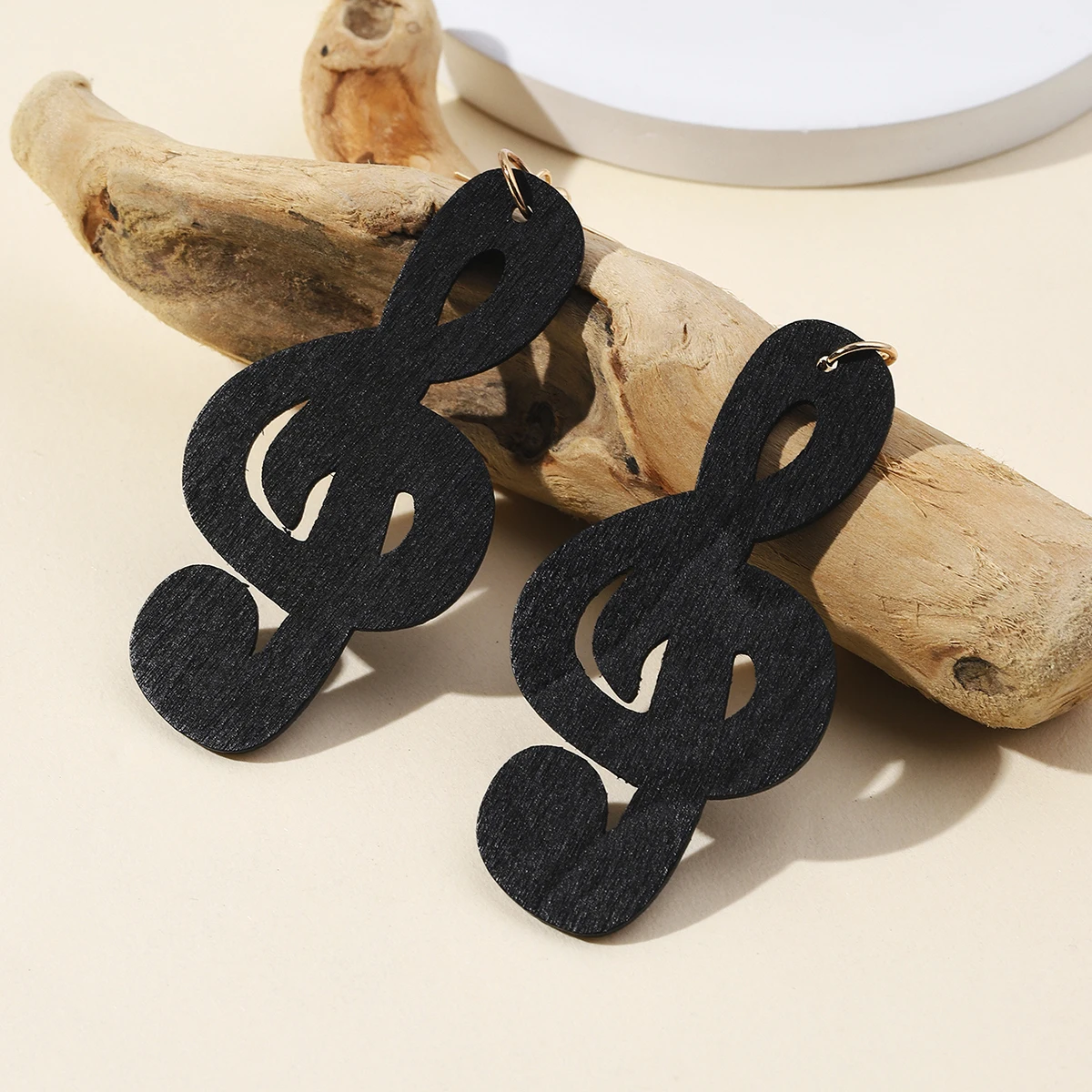 Musical Note Wood Earrings Women Black Wooden Hollow Carved Trendy Korean Drop Earrings Female Jewelry Accessories Gift
Musical Note Wood Earrings Women Black Wooden Hollow Carved Trendy Korean Drop Earrings Female Jewelry Accessories Gift