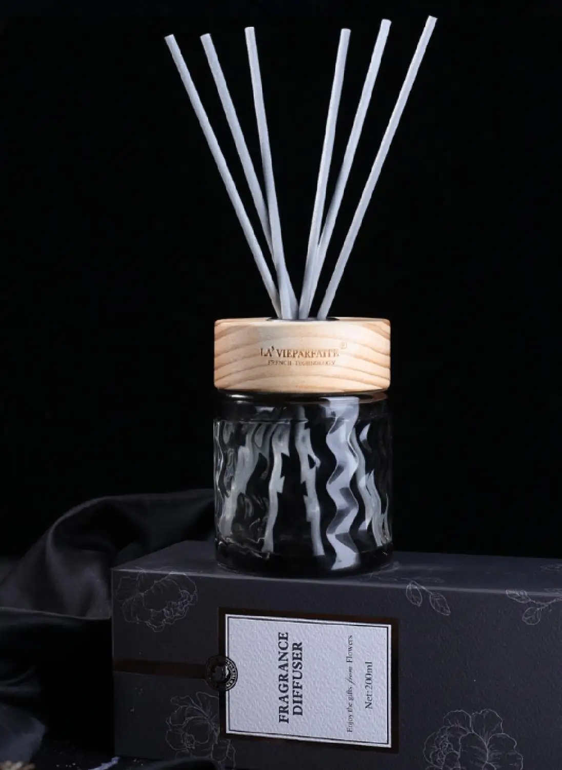 

200ml Essential Oil Reed Diffuser Set Home Aromatherapy with Dry Flower Reed Stick Refill Incense Living Room Aromatic Fragrance