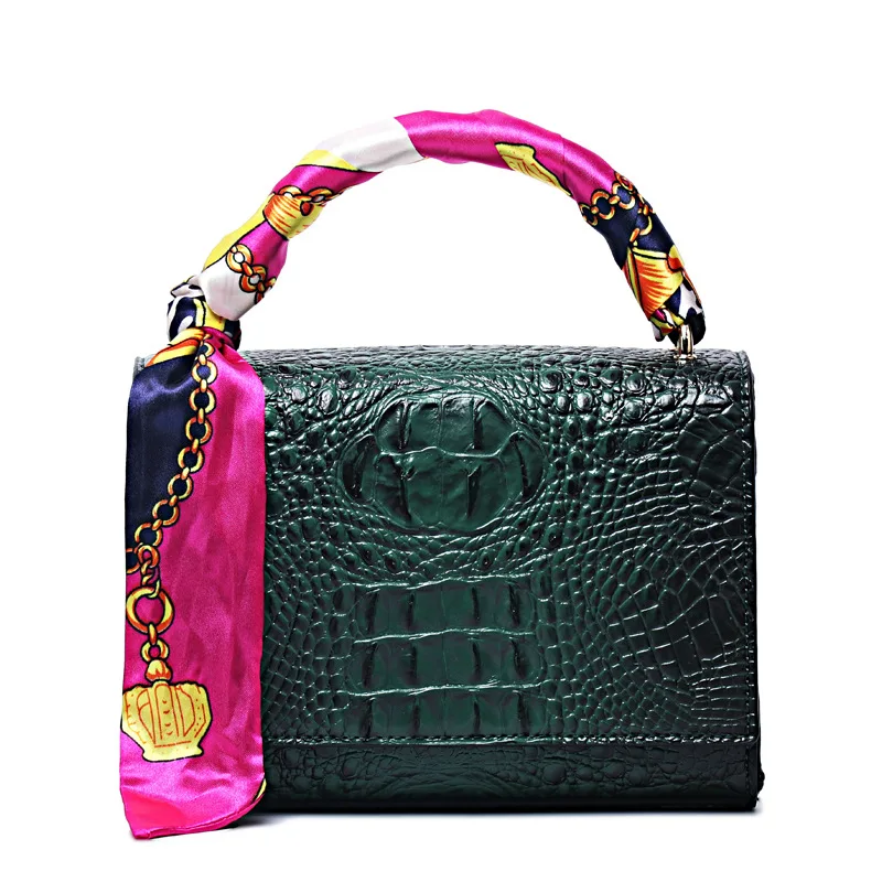 Female 2022 new crocodile grain hot style bag handbag scarves woman one shoulder his temperament is small package
Female 2022 new crocodile grain hot style bag handbag scarves woman one shoulder his temperament is small package