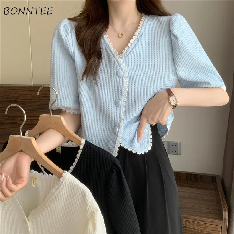 Рубашка женская с V-образным вырезом, Повседневная модная Милая Дамская сорочка во французском стиле, уютная кружевная однотонная нежная, для девушек и колледжа, на лето
Рубашка женская с V-образным вырезом, Повседневная модная Милая Дамская сорочка во французском стиле, уютная кружевная однотонная нежная, для девушек и колледжа, на лето