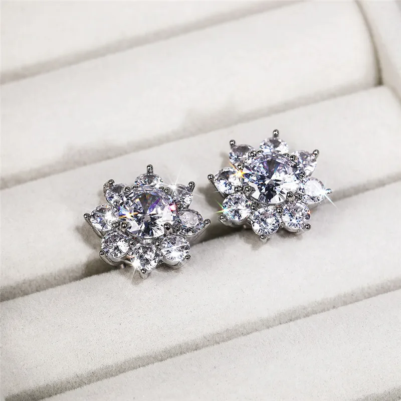New Gorgeous Flower Stud Earrings with AAA Cubic Zirconia for Women Simple Stylish Design Engagement Wedding Trendy Jewelry
New Gorgeous Flower Stud Earrings with AAA Cubic Zirconia for Women Simple Stylish Design Engagement Wedding Trendy Jewelry