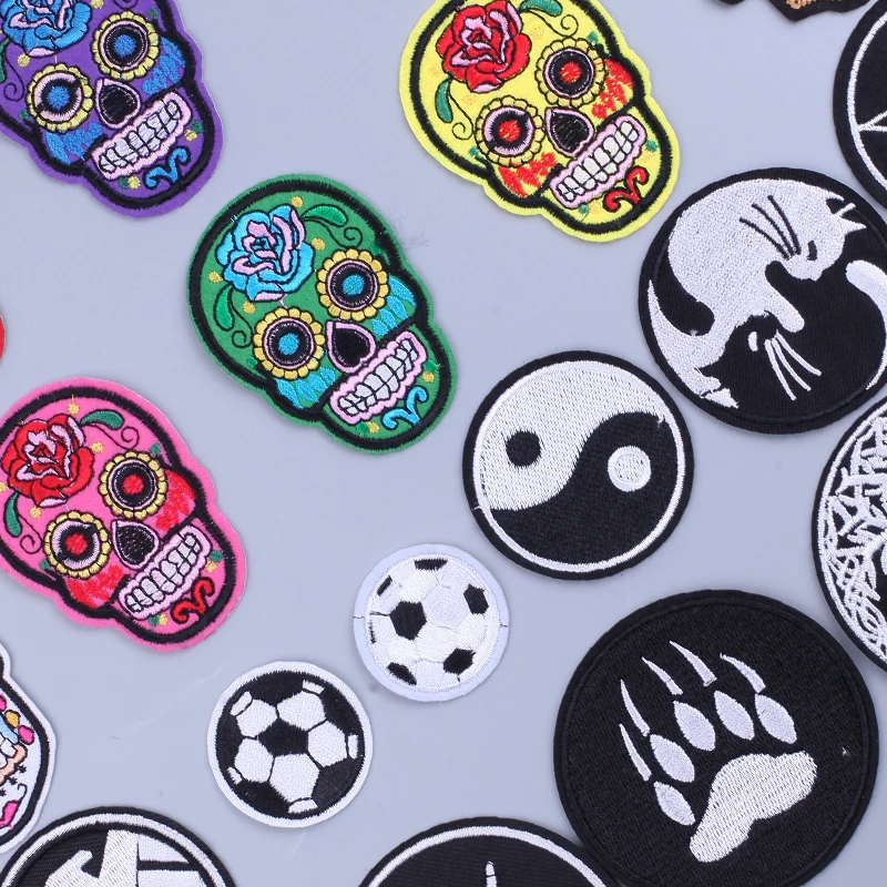 Anime Punk Skull Embroidered Patches for Clothing Thermoadhesive Patches Guns N Roses Velcro Patch Badges Appliques for Crafts
Anime Punk Skull Embroidered Patches for Clothing Thermoadhesive Patches Guns N Roses Velcro Patch Badges Appliques for Crafts