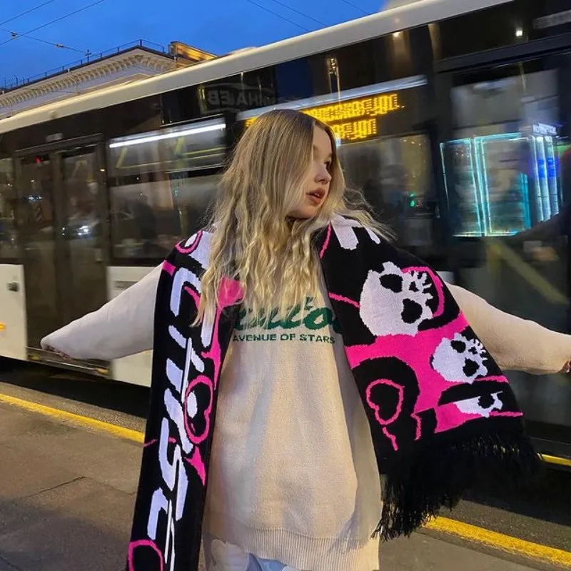 Новый осенне-зимний жаккардовый шарф с темным черепом унисекс шарф Фея гранж Женская шаль Готический Y2K мужской шарф 
Новый осенне-зимний жаккардовый шарф с темным черепом унисекс шарф Фея гранж Женская шаль Готический Y2K мужской шарф