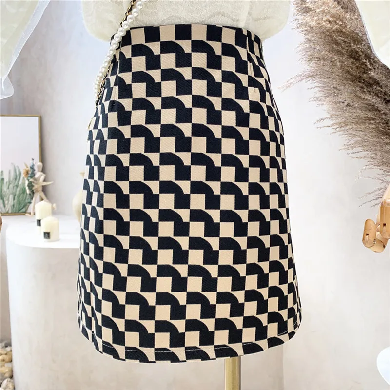 Niche Design New Women's Clothing 2022 Spring Retro Color Contrast High Waist Versatile Slim A-line Wrap Hip Skirt
Niche Design New Women's Clothing 2022 Spring Retro Color Contrast High Waist Versatile Slim A-line Wrap Hip Skirt