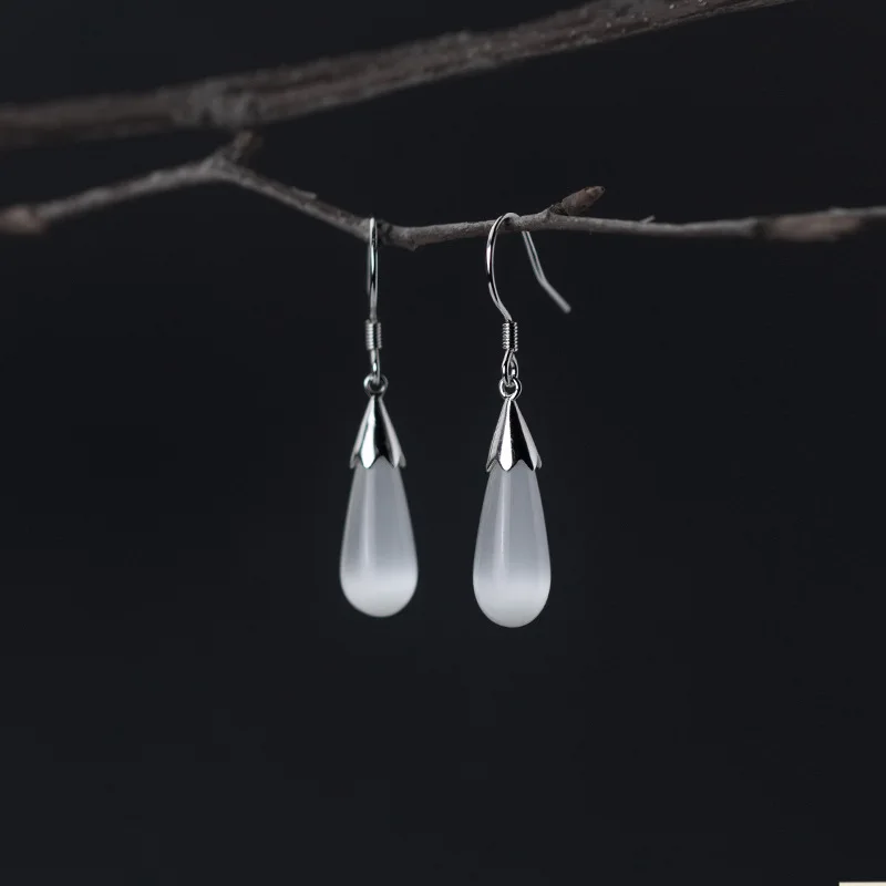 S925 Sterling Silver Dangle Earrings Female Fashion Retro Synthetic White Opal Drop-shaped Earrings Temperament Jewelry
S925 Sterling Silver Dangle Earrings Female Fashion Retro Synthetic White Opal Drop-shaped Earrings Temperament Jewelry