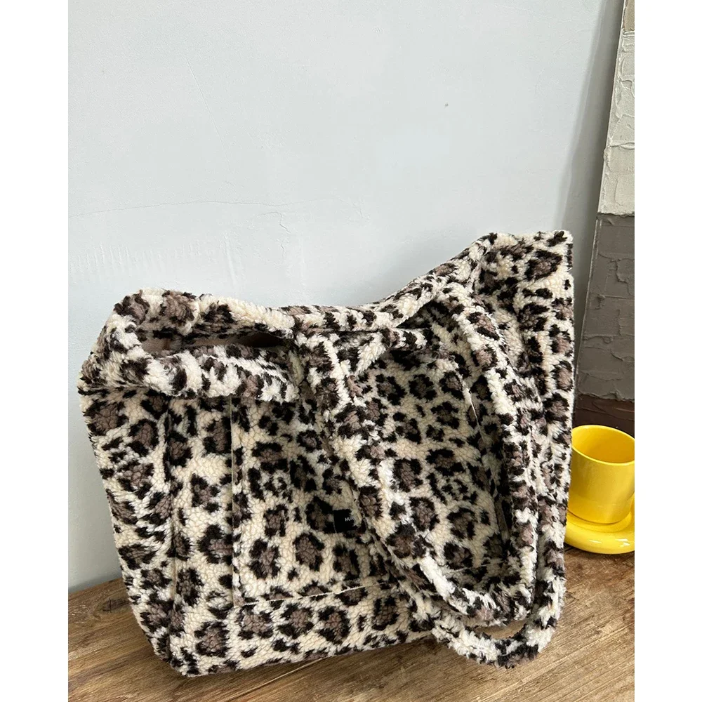 

Зимняя плюшевая сумка через плечо, модные теплые сумки из овечьей шерсти с леопардовым принтом, роскошные сумки из искусственного меха с принтом животных, кошельки