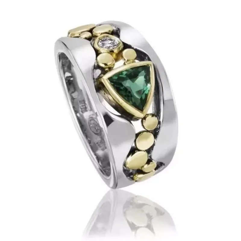 Fashion Jewelry Creative Rings For Women Men Hollow Out Pattern With Green Cubic Zircon Stone Ring Party Anniversary Gift
Fashion Jewelry Creative Rings For Women Men Hollow Out Pattern With Green Cubic Zircon Stone Ring Party Anniversary Gift