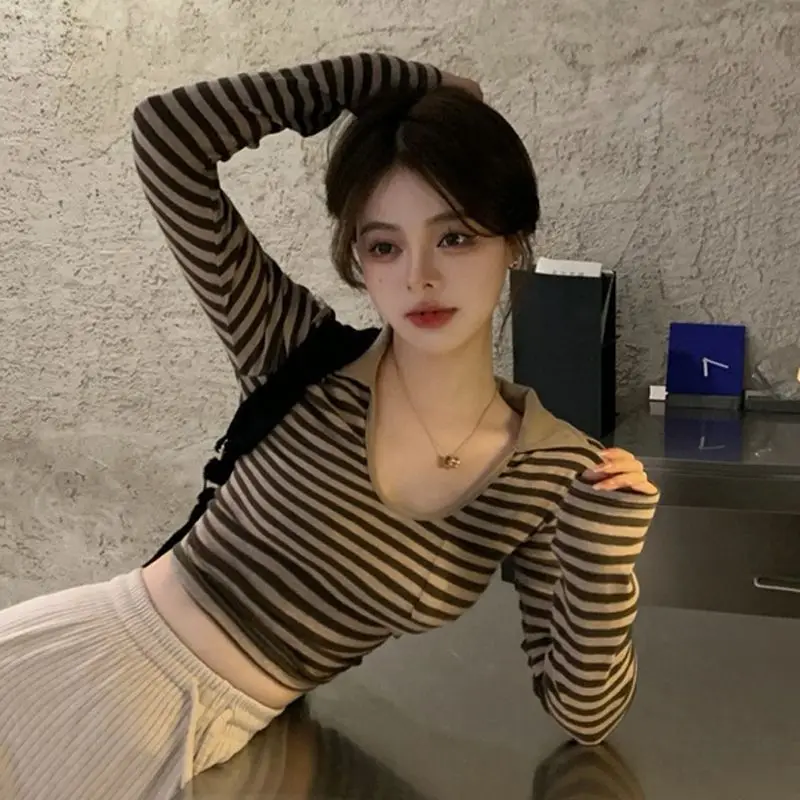 2023 New V Neck Polyester T Shirt Woman Autumn Fashion Long Sleeve Shirt Women's T-shirt Loose Korean Style Women Shirts #7122
2023 New V Neck Polyester T Shirt Woman Autumn Fashion Long Sleeve Shirt Women's T-shirt Loose Korean Style Women Shirts #7122