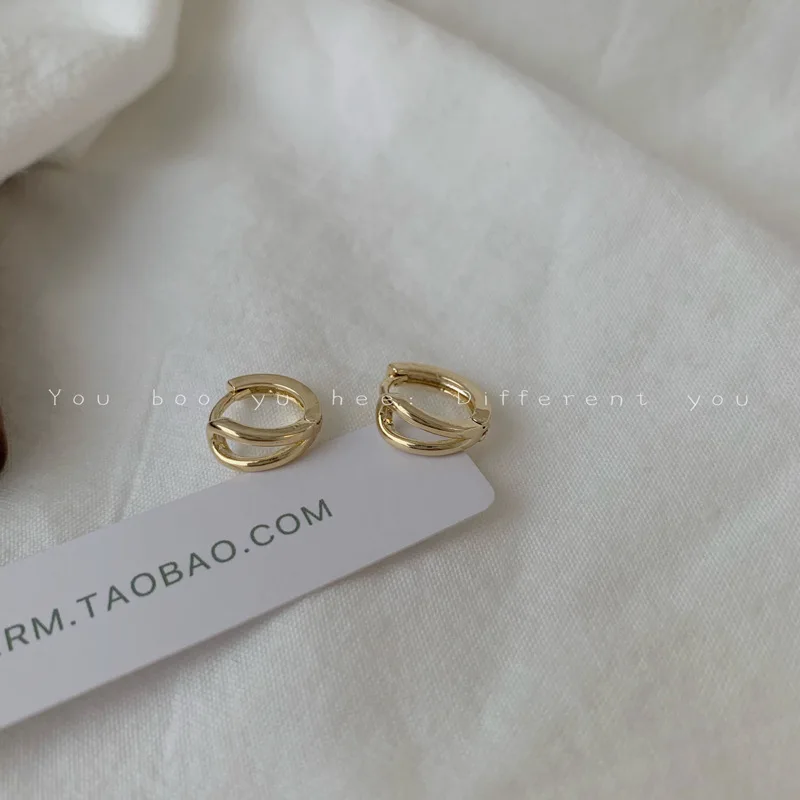 Hollow Out Concise Style Earrings 2022 New INS Earrings South Korean Earrings Hoop Earrings for Women Party Hooping Ear Cuff
Hollow Out Concise Style Earrings 2022 New INS Earrings South Korean Earrings Hoop Earrings for Women Party Hooping Ear Cuff