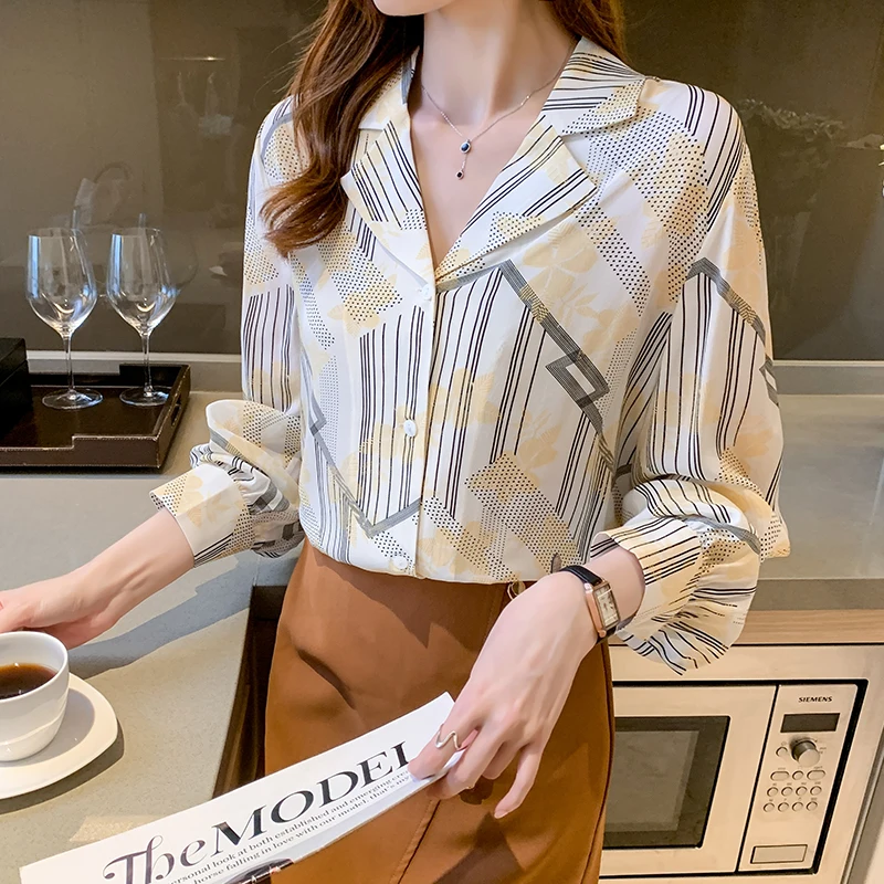 Chiffon Women's Blouse Polo Girl's Shirt Summer Spring Fashion Casual Loose Long Sleeve Top Print Lady Blusas Female Clothing
Chiffon Women's Blouse Polo Girl's Shirt Summer Spring Fashion Casual Loose Long Sleeve Top Print Lady Blusas Female Clothing