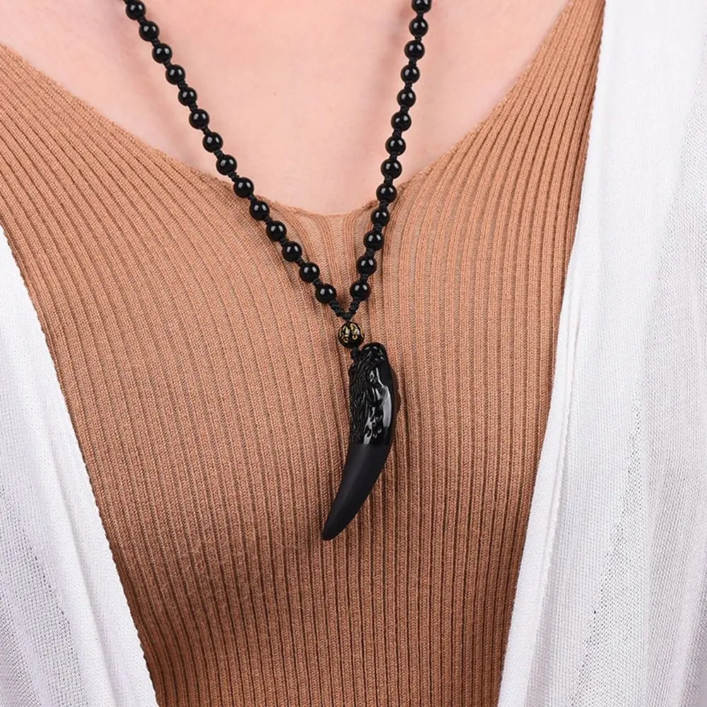 

Men's Vintage Obsidian Sweater Accessories Super Cool Delicate Wolf Tooth Couple Necklaces Unisex Niche Design Clavicle Choker