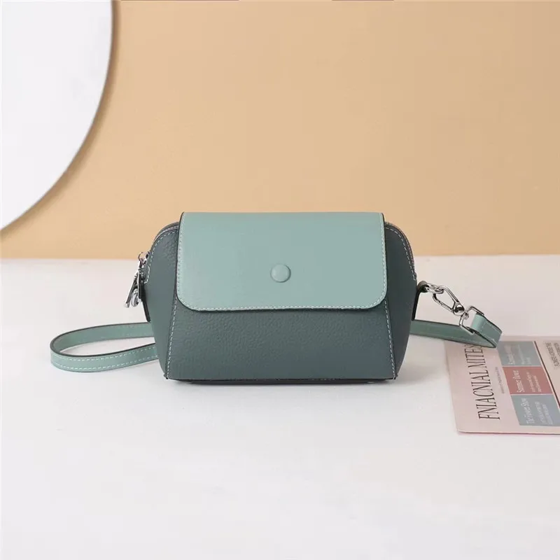 Small Genuine Leather Women Bag Fashion Ladies First Layer Cowhide Strap Satchel Female Messenger bags for Cell Phone
Small Genuine Leather Women Bag Fashion Ladies First Layer Cowhide Strap Satchel Female Messenger bags for Cell Phone
